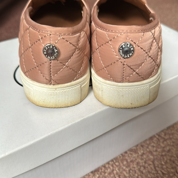 Steve Madden blush sneakers - Picture 3 of 6